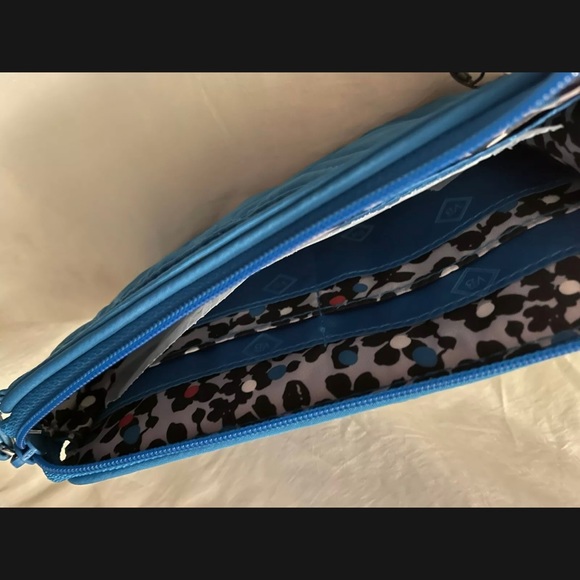 🎉HP🎉New! Vera Bradley Bahama Bay RFID Front Dual Zip Wristlet Wallet💙🌊🦋 - Picture 5 of 13